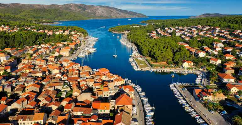 6 Beaches to Visit on a Central Dalmatian Sailing Route